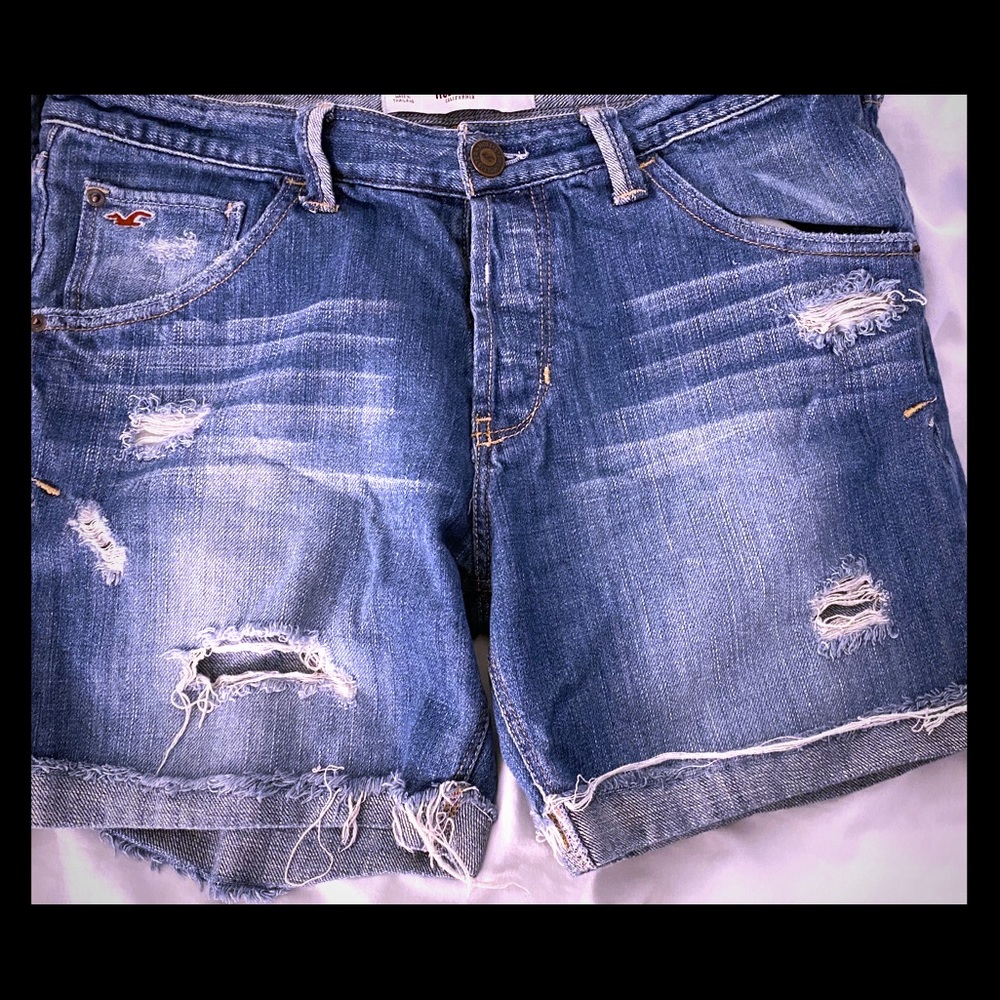 Hollister - Distressed Shorts, size 7 / 28